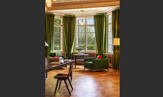 Entonces vino la guerra, dijo von Kibed. Después de que los nazis se rindieron y los sectores francés, británico y estadounidense de la Berlín ocupada quedaron acordonados por el muro de Berlín en 1961, la villa tuvo la mala suerte de estar en el lado de 