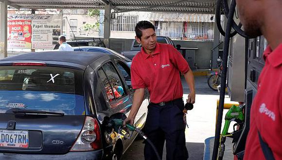 La escasez de gasolina ya se siente en ciudades como Caracas, Valencia y Maracay. (Foto: Reuters)