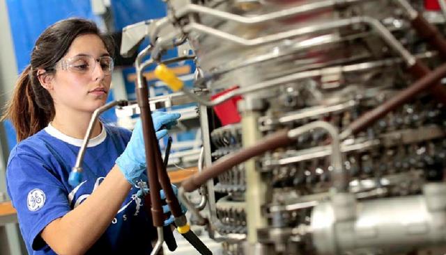 8| Mecánica Aeronautica. Los recién egresados de Elmer Faucett Lima son los que reciben ingresos mensuales promedios de S/ 2,923. (Foto: Difusión)