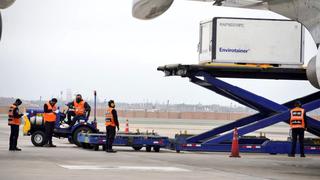 COVID-19: arribó hoy un lote de un millón de vacunas de Sinopharm