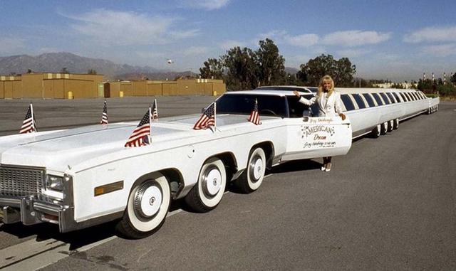 Foto 8 | Más allá de que nadie sabe cómo este artefacto dobla en una esquina, este modelito tiene la marca de ser el auto más largo del mundo. Tiene 30 metros de largo, cuenta con 26 ruedas y dos cabinas de conducción. Además, tiene un spa, una piscina e 