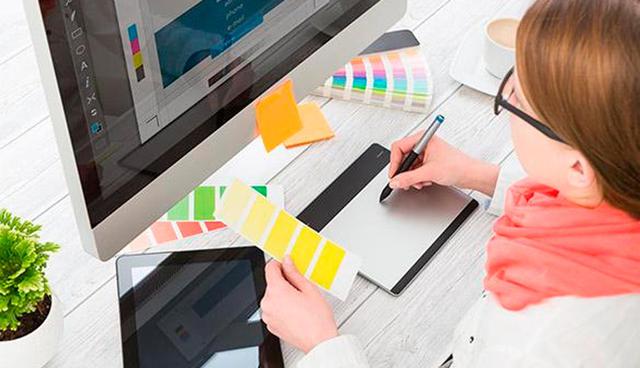 FOTO 6 | 6. Aprender diseño gráfico. Tener bases o estudios en diseño gráfico será bastante útil en este caso. Pero, dicho esto, no es difícil de aprender los fundamentos del diseño gráfico por tu cuenta. Con el software de Adobe más accesible y sitios web como Canva y Visme, sólo necesita un poco de determinación, la creatividad y la pasión por el diseño para empezar.