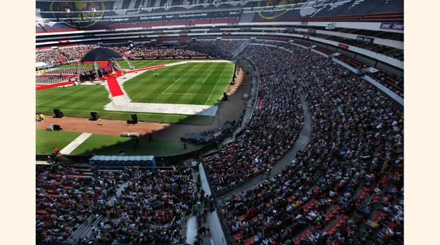 Más de 20 mil fueron las personas que rindieron homenaje a Roberto Gómez Bolaños. (Foto: Reuters)