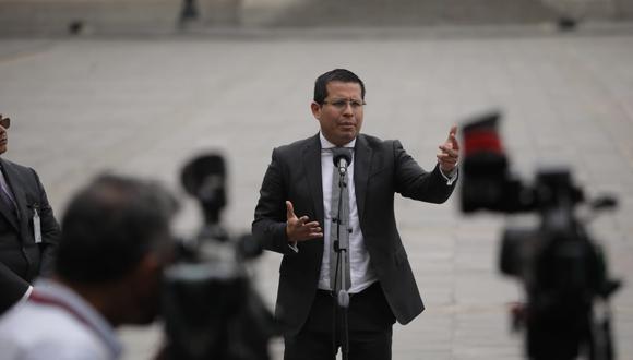 Espinoza defendió a la pareja presidencial en la investigación que le sigue el Ministerio Público. (Fotos Britanie Arroyo / @photo.gec)