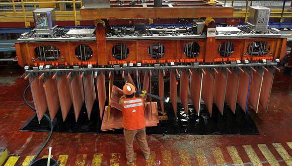 Los precios del cobre cayeron el lunes debido a un debilitamiento de la demanda. (Foto: Reuters)