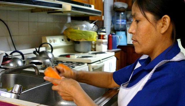 FOTO 10 | 10.   Las Trabajadoras del hogar tienen derecho a la CTS? Si. Las trabajadoras del hogar deberán recibir por concepto de CTS un monto equivale a 15 días de remuneración por cada año de servicios o la parte proporcional de dicha cantidad por la fracción de un año. A diferencia del régimen general, esta CTS será pagada directamente por el empleador al trabajador al terminar la relación laboral dentro del plazo de 48 horas o al finalizar cada año de servicios con carácter cancelatorio. (Foto: Andina)