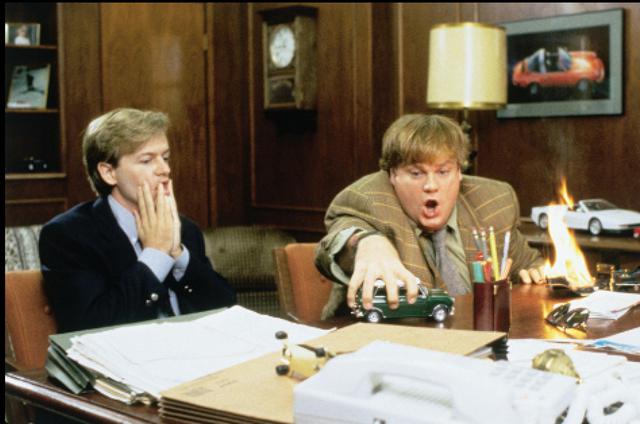 FOTOS | Tommy Boy 
Después de perder a su padre, Tommy Callahan (Chris Farley) y un empleado (David Spade) salen de viaje para salvar el negocio de su familia.

¿Por qué verla? Tommy nunca se rinde, sin importar qué tan difíciles se pongan las cosas. Aunque parezca que perdiste toda esperanza, Tommy conoce a su vendedor interno y se da cuenta cómo salvar el día. Como emprendedor, te vas a querer rendir todo el tiempo. No lo hagas, ¡sigue adelante!