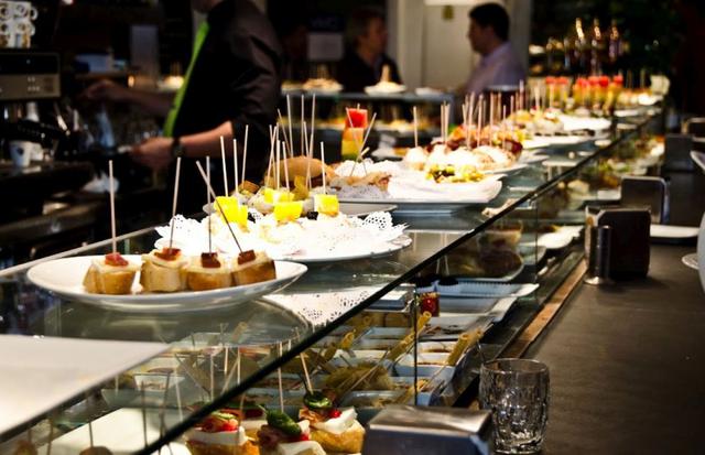 Barcelona. Puntuación: 7.72. Para realizar la clasificación se evaluaron las 100 ciudades más conocidas por su cocina y con mayor número de restaurantes a partir de cuatro indicadores (opinión de los críticos, accesibilidad y variedad, calidad y asequibilidad), otorgándoles una puntuación final de 1 a 10.