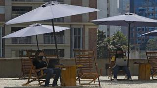 El ‘coworking’ prospera en terrazas y “playas” de Sao Paulo