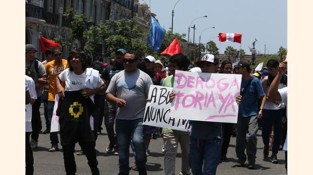 La ley del régimen laboral juvenil, conocida como “ley pulpín”, fue derogada por el Congreso el 26 de enero, un mes después de haberla aprobado. Los legisladores cambiaron de postura luego de las marchas de jóvenes en contra de la norma.