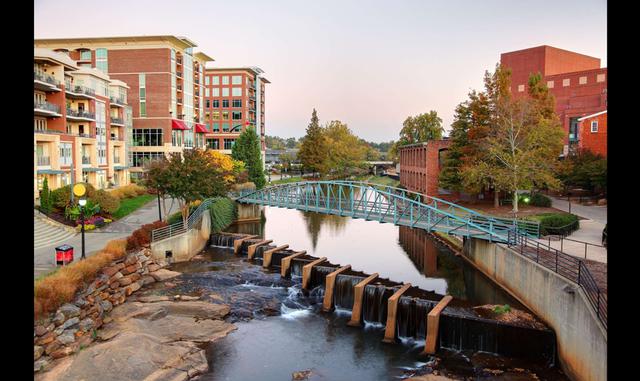 Foto 19 | GREENVILLE (ESTADOS UNIDOS). Está situado en el estado de Carolina del Sur. Es un destino poco conocido por los turistas. La ciudad de los amantes de la comida se está poniendo de moda y tiene muchos restaurantes y platos típicos que probar.