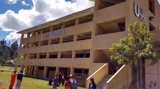 FOTO 11 | Universidad para el Desarrollo Andino (UDEA). Ubicada en Huancavelica, distrito de Lircay, la UDEA se especializa en los programas de educación intercultural bilingüe y ciencias agrícolas. Dicha universidad actualmente ofrece cinco programas: Ed