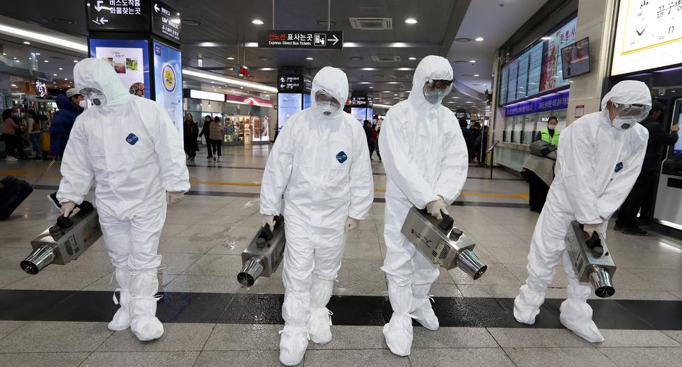 Rusia, Singapur y Mongolia anunciaron el cierre de sus fronteras a los viajeros procedentes del gigante asiático para tratar de limitar la propagación de la epidemia de neumonía viral. (Foto: AFP)