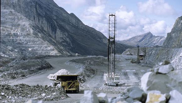Minem encabezó una comitiva de alto nivel que se trasladó a Aquia para superar su divergencias con la empresa minera. (Foto: GEC)