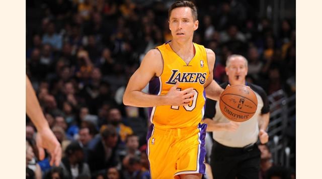 Pese al ventajoso contrato que firmó con los Lakers, Steve Nash asegura que rechazó ofertas más lucrativas para llegar a Los Ángeles porque quería estar en el "fuego" de ese equipo. (Foto: Getty)