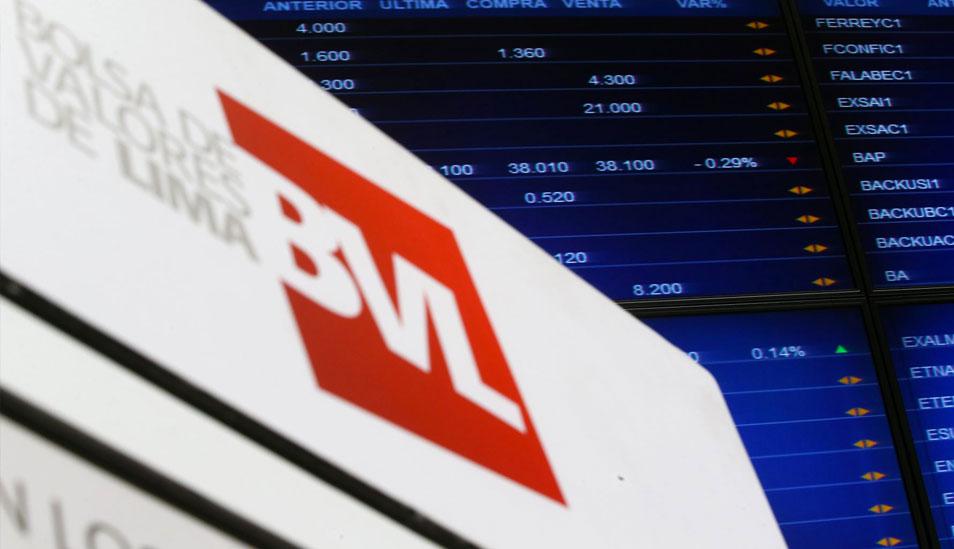 Foto 3 |  Acciones de bancos caen y arrastran a BVL. Las acciones de algunos de los principales bancos estadounidenses retrocedieron ayer y contagiaron a los papeles del sector financiero local, indicaron a Gestión analistas de la bolsa. Ayer, las acciones de Credicorp cayeron un 2.66% a US$ 223.4; mientras que las de IFS bajaron un 1.42% a US$ 41.7. Ante ello, el Índice General de la Bolsa de Valores de Lima (BVL) descendió ayer 0.85% hasta 21,148.32 puntos. A nivel global, las acciones en Estados Unidos cayeron tras una sesión volátil en la que los datos económicos compensaron los decepcionantes reportes de resultados de varias empresas (Foto: Andina).