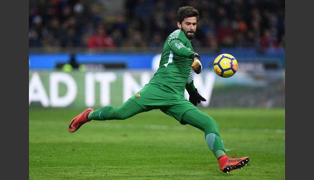 FOTO 13 | El final de la historia depende muchas veces del portero. Los brasileños tienen miedo que el golero cometa "um frango" (un pollo) y que tenga ese día "mao de alface" (manos de lechuga). (Foto: Reuters)