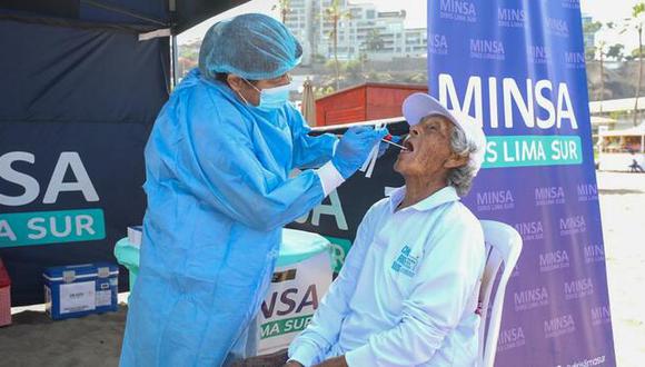 el ministro de Salud, César Vásquez instó a la ciudadanía a vacunarse pues es  la medida más segura para protegerse. (Foto: Minsa)