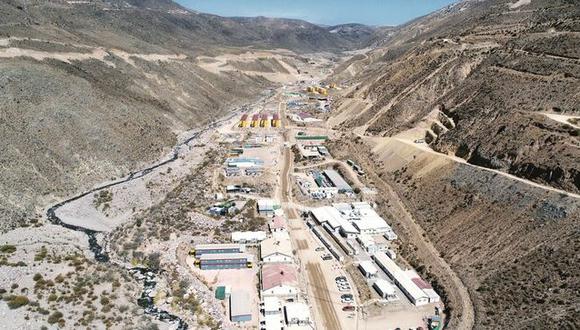 Durante la reunión, las partes acordaron dar una semana al gobierno para decidir si suspende los permisos de agua a la mina Quellaveco