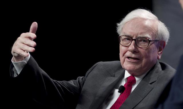 La guía de Warren Buffett. Este hombre, importante en el mundo de los inversionistas, encontró a su mentor en Benjamin Graham. Después de leer el libro de Graham “El inversionista inteligente” (The Intelligent Investor) en 1949, el autor se convirtió en e