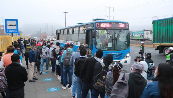 Este martes los transportistas acataron una paralización en demanda de un subsidio. (Foto: Lino Chipana/GEC)