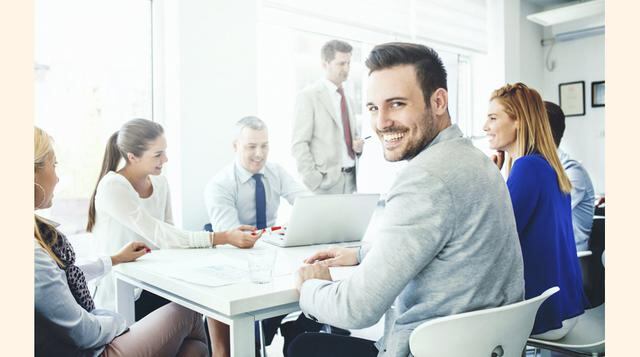 El planteamiento. Resalta los valores de la empresa y los aspectos positivos de formar parte de un equipo. Interioriza y representa los valores de la compañía. Trabaja la comunicación verbal y la no verbal, esta última supone el 70% de tu mensaje.