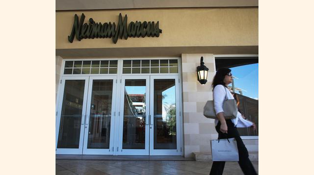Neiman Marcus | Fundada En 1907 (110 Años) . Inaugurada en Dallas en 1907, la tienda Neiman Marcus se caracterizó por la calidad de sus productos, tanto abrigos de piel por $50,000 hasta vestidos de S50. La marca logró atraer a compradores que querían dem