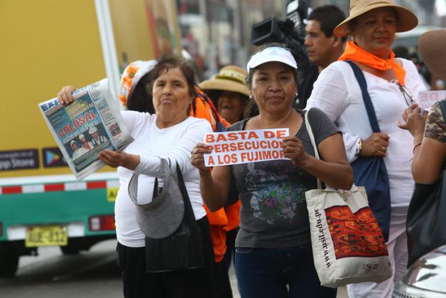 El esposo de Keiko Fujimori acudió esta tarde a visitar a la lideresa de Fuerza Popular al Penal de Anexo de Mujeres en Chorrillos. (Foto: Jesús Saucedo / GEC)