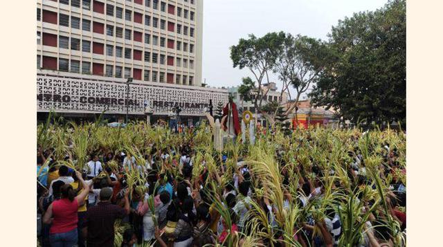 En Tegucigalpa, Honduras, decenas de fieles participaron en la procesion del Domingo de Ramos