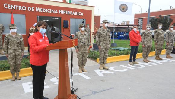 La titular del Minsa visitó el Hospital Naval. (Foto: Minsa)