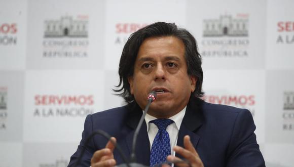 Edward Málaga presenta reconsideración a votación de defensor del Pueblo. Foto: GEC