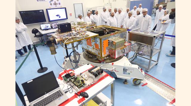 El satélite estará equipado con un instrumento de muy elevada resolución y precisión para captar datos e imágenes del territorio peruano desde el espacio. (Foto: Presidencia de la República)