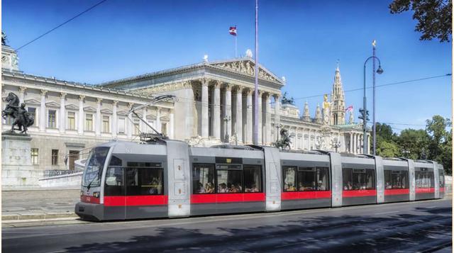 Wiener Ringstrasse, Viena; comúnmente conocido como el "Ring", rodea el centro histórico de la antigua capital imperial y conecta los más bellos monumentos de la ciudad: del palacio Todesco al palacio Ephrussi, a través de la Bolsa, la Ópera o e