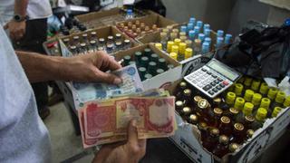 Vendedor de alcohol reanuda sus negocios en Mosul, tras expulsión de Estado Islámico
