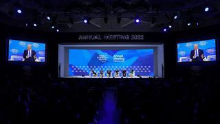 El riesgo de nuevas crisis de la deuda preocupa en Davos