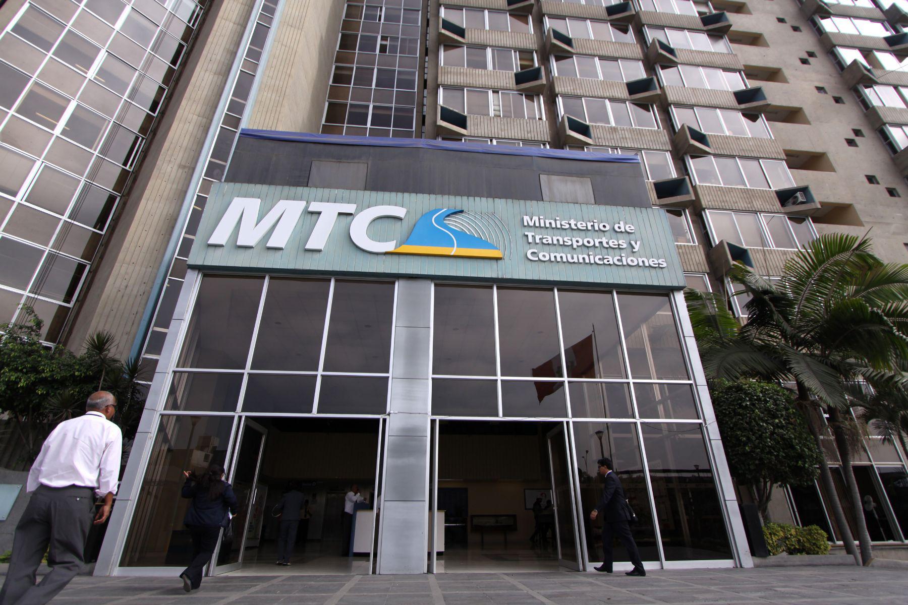 Reemplaza a Rafael Guarderas, quien renunció al cargo que mantenía desde junio del 2017. Fue promovido a ese cargo por Bruno Giuffra.