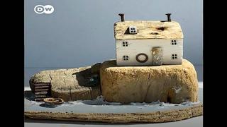Casas miniatura hechas con materiales del mar