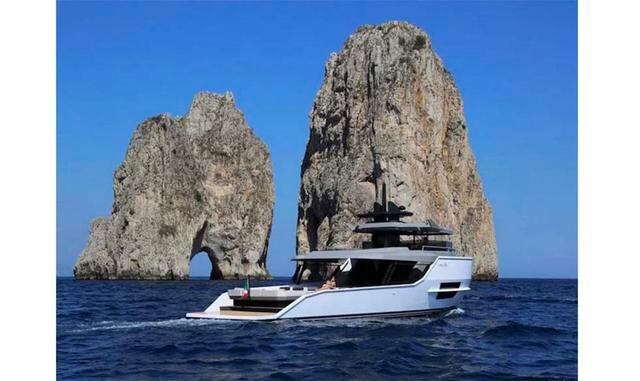 FOTO 6 | El yate multiusos tiene una velocidad máxima de 25 nudos, lo que debería ser más que suficiente para pasar un maravillo día en mar abierto.