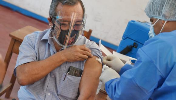El Gobierno desarrolla un plan de vacunación contra el COVID-19 con énfasis en la territorialidad.