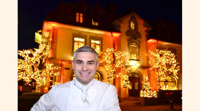 El reconocido chef Benoît Violier posa frente a su restaurante l&#039;Hôtel de Ville de Crissier. El chef murió el domingo 31 de enero a los 44 años, aparentemente después de suicidarse, según informó la policía del cantón suizo de Vaud.  (Foto: AFP)