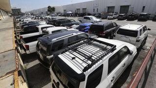 EE.UU. confisca flota de más de 81 carros nuevos de lujo destinados ilegalmente a Venezuela 