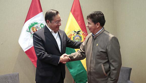 Pedro Castillo, presidente del Perú, y Luis Arce, mandatario de Bolivia, durante su reunión en Chile. (Foto: Presidencia)