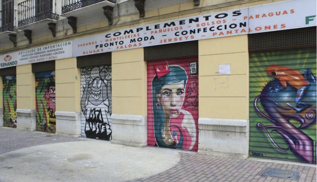 Estas tiendas y negocios de las calles de Málaga, en España, fueron decoradas por artistas anónimos del grafiti. (Fuente: Google Art Project: Street Art)