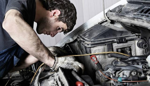 Foto 2 | Chirrido estridente. Indica que el árbol de levas está a punto de griparse; es decir, cuando ha alcanzado una temperatura excesiva, algunas piezas pueden llegar a fusionarse. Se recomienda comprobar el estado de los apoyos por si alguno estuviera defectuoso. (Foto: Todoautos)