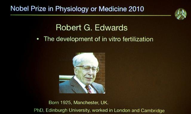 2010: Robert Edwards (Reino Unido), padre de la primera bebé probeta, por su contribución al desarrollo de la fecundación in vitro.