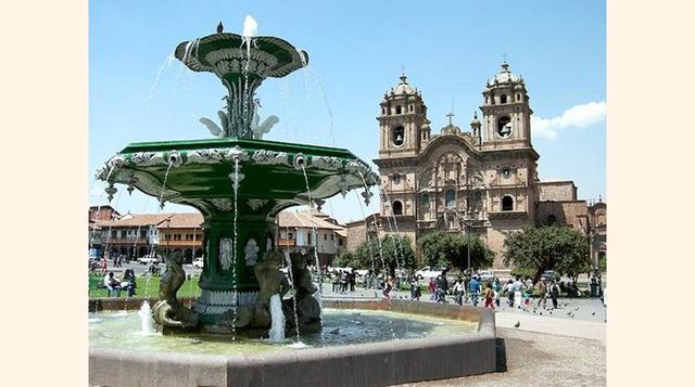 Plaza de Armas (Huacaypata),  Cuzco, Perú. “Una plaza histórica y linda para recorrer en cualquier momento del día”.