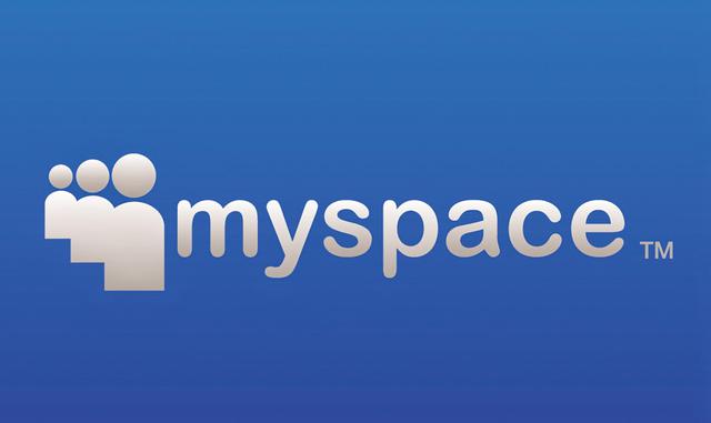 FOTO 3 | 2003: Se lanza la red social Myspace que se convierte en un medio popular para que los músicos conecten con fanáticos de todo el mundo. Su apogeo es alrededor de 2005, pero rápidamente se ve eclipsada por el auge de Facebook.