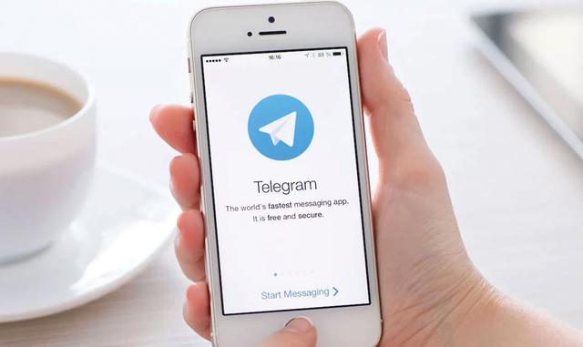 FOTO 5 | "Al contrario de otras aplicaciones populares, Telegram no tiene accionistas ni anunciantes a los que rendir cuentas", recalca Pavel Durov, quien insiste en no haber divulgado "a terceros un solo octeto de los datos personales de nuestros usuarios". Esta promesa de seguridad y los "canales" que permiten a los usuarios difundir información a sus suscriptores hacen que varias administraciones rusas lo usen para su comunicación, incluido el Kremlin.