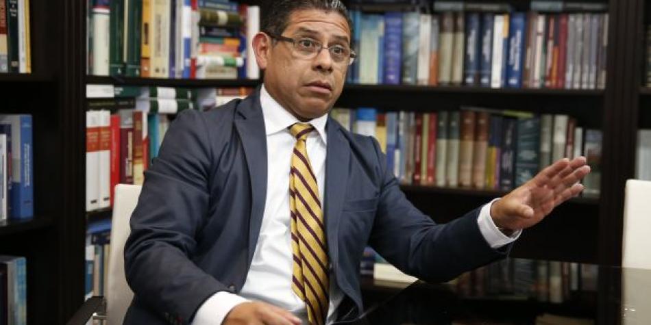 "Un juez supremo no puede meterse en un caso personal y gestionarlo; tampoco puede pedir favores, certificados y constancias cogiendo el télefono", señaló César Azabache. (Foto: USI)