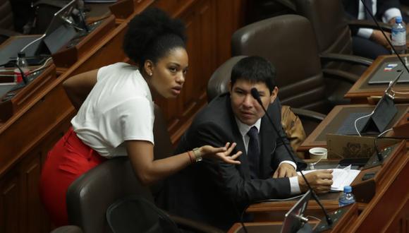 Los congresistas Rosángella Barbarán (Fuerza Popular) y Eduardo Castillo (vocero de Fuerza Popular) pidieron incorporar medidas de reforma previsional al dictamen de retiro de las 4 UIT de las AFP.